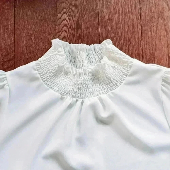 ❤️ Beautiful Shein Cream Long Sleeved Blouse Size XS - Picture 3 of 8